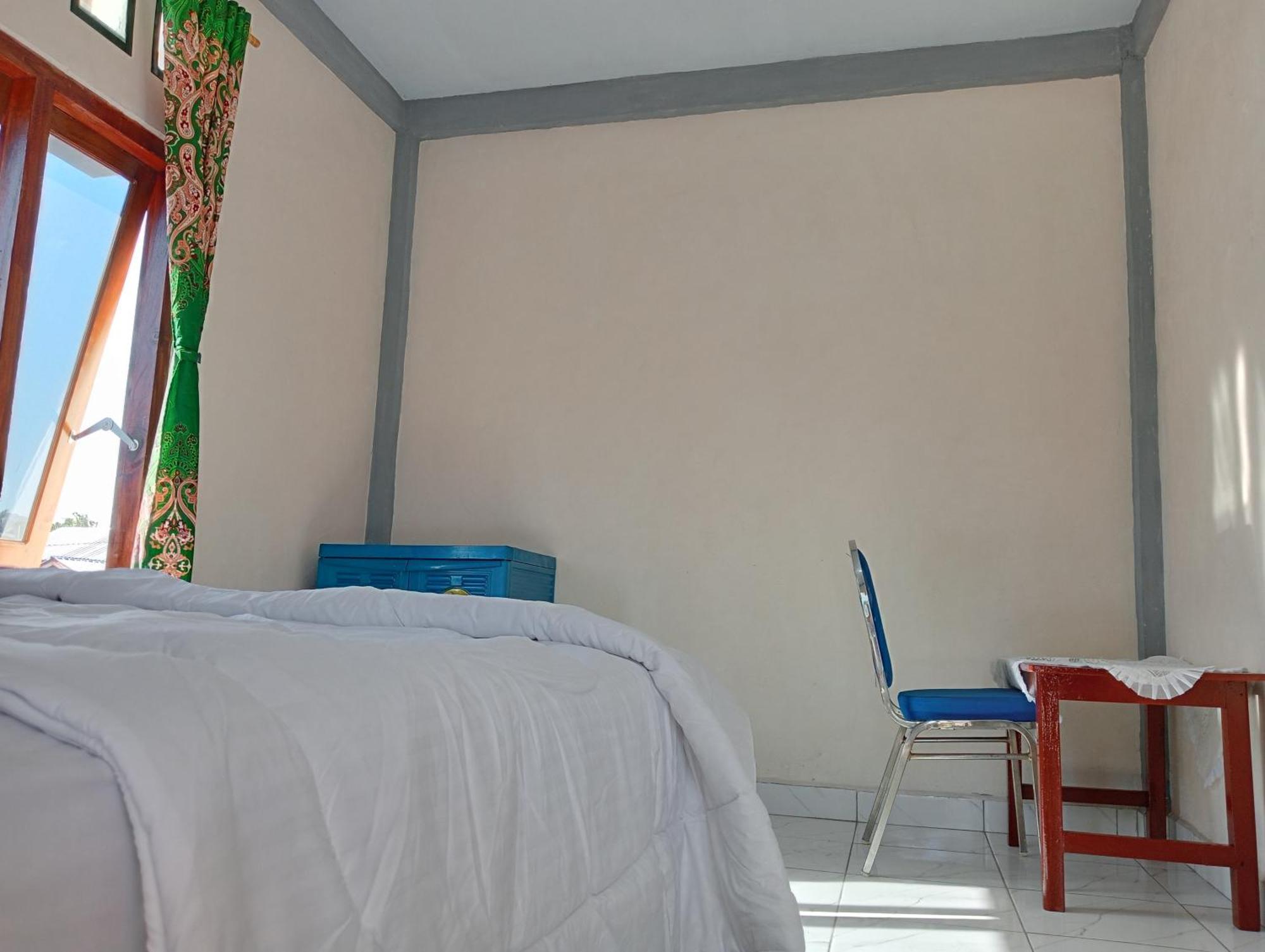 Yusilver Guest House Labuan Bajo Exterior photo